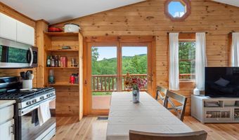 46 Log Cabin Dr, Cambridge, VT 05465