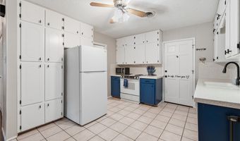 1268 Oak Park Dr, Aransas Pass, TX 78336