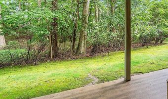 39 W Aspen Way, Aberdeen, NJ 07747