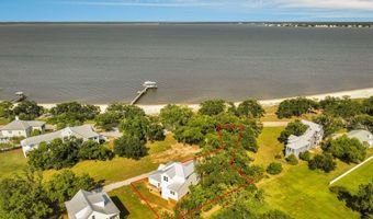 642 N Beach Blvd, Bay St. Louis, MS 39520
