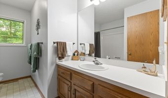 2207 Buchanan Dr, Ames, IA 50010