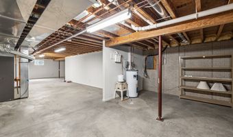 1403 Maple Dr, Adel, IA 50003