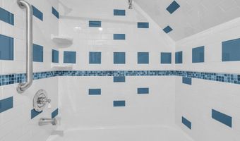 9 Jubilee Cir, Aberdeen, NJ 07747