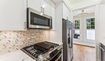 973 POWHATAN St, Alexandria, VA 22314