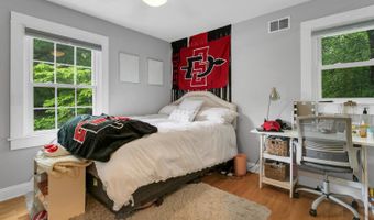 19 Stanley Ln, Middletown, NJ 07748