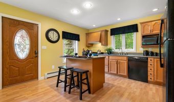 52 Hardy Rd, Bedford, NH 03110