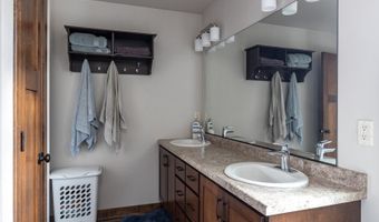 W5724 JOCHMANN Drive, Appleton, WI 54915