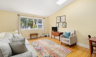 104 Conanicus Rd, Narragansett, RI 02882