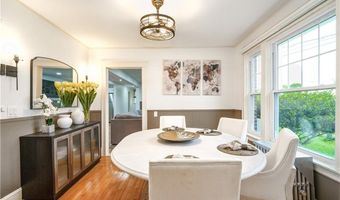 821 Post Rd, Warwick, RI 02888