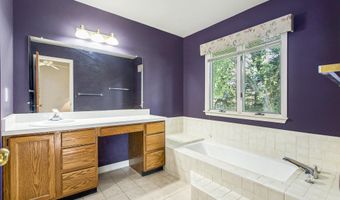 572 Trego Cir, Ann Arbor, MI 48103