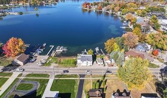 2076 S Long Lake Rd, Fenton, MI 48430