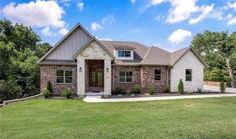 2808 Palisades Cir, Bentonville, AR 72712