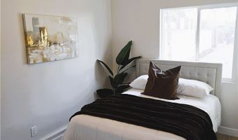 7040 3rd, Los Angeles, CA 90043