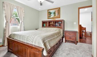 2403 W AMERICAN Dr, Neenah, WI 54956