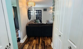 8422 Kankakee Ct, Indianapolis, IN 46217