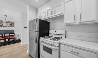 7400 LAKEVIEW Dr N404, Bethesda, MD 20817