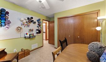 4815 120th St W, Apple Valley, MN 55124