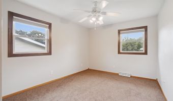 310 7th Ave SE, Dyersville, IA 52040