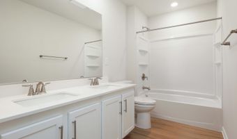 1 Dahlia Ct, Bayville, NJ 08721