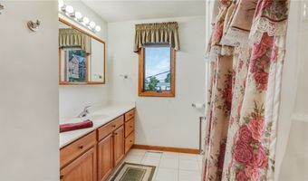 106 S 2nd St, Alma, WI 54610