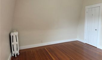 26 Ayrault St 3, Newport, RI 02840