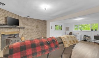 41 Elbow Hill Rd, Brookfield, CT 06804