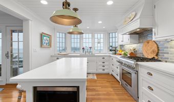 27 Prospect Hill Rd, Branford, CT 06405