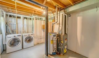 1008 Mesa Verde Pl, Ames, IA 50014