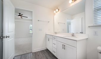 80 Nailsworth St, Angier, NC 27501