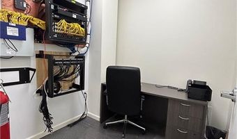 1110 SE 28th St, Bentonville, AR 72712