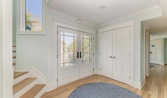 511 LOQUAT Dr, Anna Maria, FL 34216