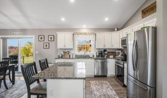 40 Knoll Crest Dr, Bangor, ME 04401