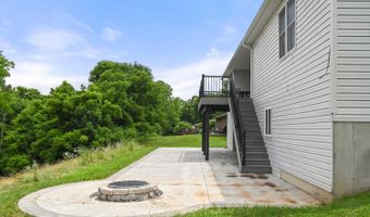 110 Farrar Dr, Aurora, IN 47001