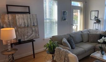 1633 N COLONIAL Ter 201, Arlington, VA 22209