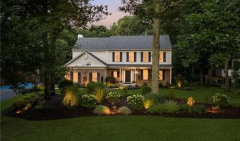 64 Fieldstone Ln, North Kingstown, RI 02874