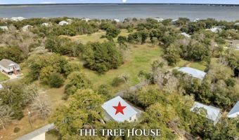 218 Thomas St, Bay St. Louis, MS 39520