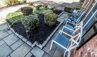 5 Bayberry Dr, Brookfield, CT 06804