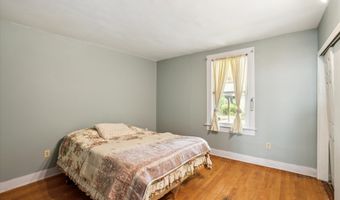 117 E Pershing St, Bloomfield, CT 06002