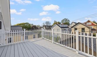 28 John St, Newport, RI 02840