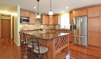 910 S Vista Dr, Algonquin, IL 60102