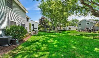2012 N Yale Ave, Arlington Heights, IL 60004