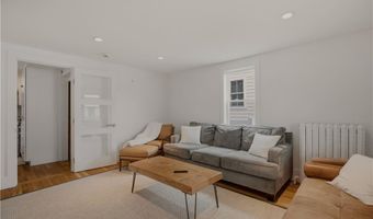 59 Houston Ave, Newport, RI 02840
