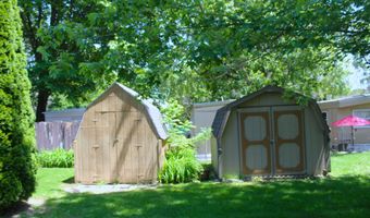 716 E Randolph St, Angola, IN 46703