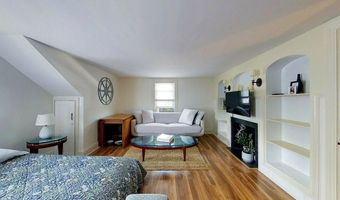 9 Dartmouth St, Newport, RI 02840