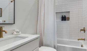 629 N LINCOLN St N, Arlington, VA 22201