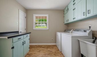844 SUMMERSET Dr, Hockessin, DE 19707