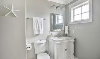 45 Strickland St, Bay Head, NJ 08742