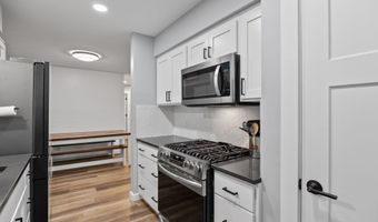 108 12th Ave SW, Altoona, IA 50009