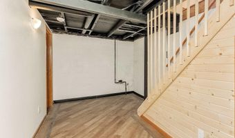 312 S 1st Ave, Brandon, SD 57005