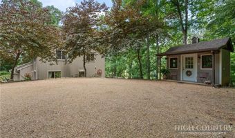 221 White Oak Trl, Banner Elk, NC 28604